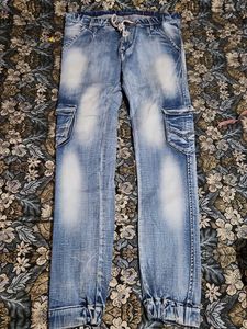 Stylish Light Wash Cargo Jeans