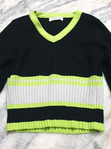 ✅Stylish Black Neon V-Neck Cropped knit top