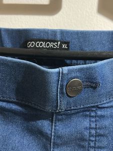 Skinny jeans with side stripes
