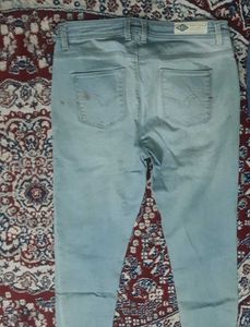 2 Pairs of Women's Jeans