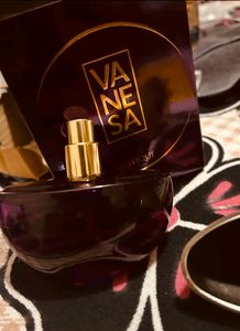 LUXUARY PERFUME..