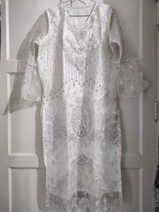 Elegant White Embroidered Kurta