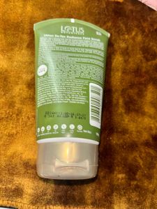 Lotus Botanicals Ubtan De-Tan Face Scrub