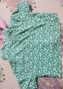 Green Floral Print Button-Up Top