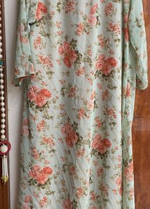 Floral Print Maxi Dress with Cape
