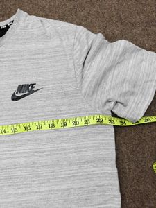 Nike Men's Grey Striped T-Shirt
