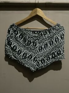 Stylish Black &amp; White Patterned Shorts