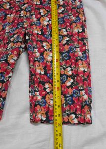 Hot Options floral capris/shorts