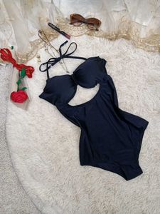 🖤Chic Black One-Piece Swimsuit🖤