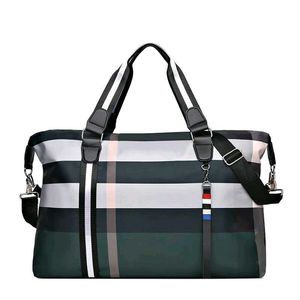 Stylish Plaid Weekender Bag