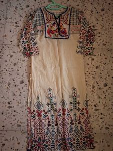 Elegant Embroidered Kurti