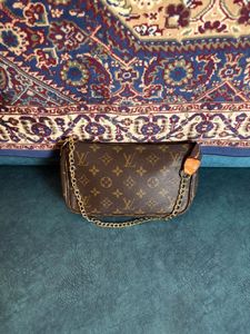 Louis Vuitton shoulder Bag