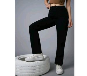 Women Straight Fit Jean's Dark Black