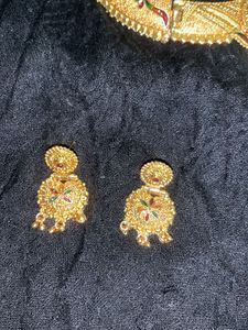 Elegant Gold Necklace &amp; Earring Set