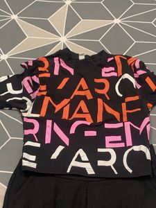 women jagging &amp; crop T-shirt