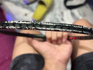 yonex and lining badminton with 3 set of suttlebox