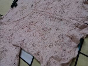 Chic Lace Cropped Top