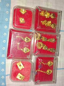 Set of Elegant Golden Tone Earrings