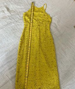 ✨ Zara Women’s Mustard Yellow Lace Midi Dress 💛