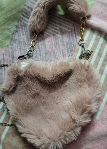 Fuzzy Heart Chain Bag