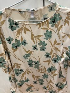 H&amp;M Off White Floral Top