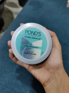 Pond's Light Moisturiser