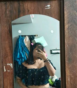 Off-Shoulder Floral Crop Top