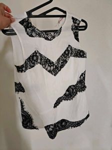 White Lace Trim Sleeveless Top