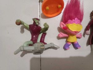 MacDonald toys