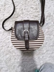 Chic Striped Crossbody Bag