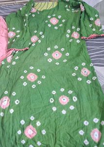 Green Bandhani Kurta Set with Pink Palazzo