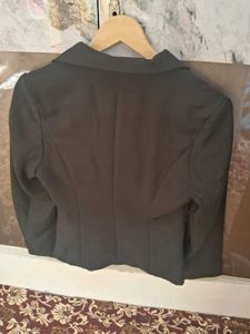 Chic Black Blazer for Women