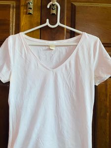 Basic Pink V-Neck T-Shirt