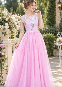 Stunning Pink Embellished Gown🩷👑👰