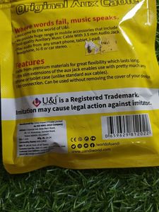 U&amp;i Wave Series 3.5mm Aux Cable white