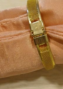 Sparkling Bow Bangle