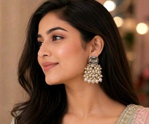 Elegant Pearl Dangle Earrings