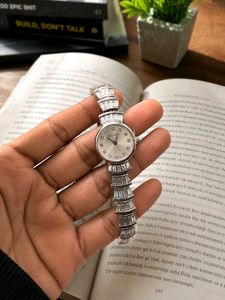 BVLGARI*❣️🔸 *LADIES WATCH*🔸 *PREMIUM QUALIT