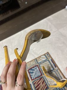 Chic Yellow Suede Heels