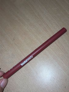 Huda beauty lip contour stain