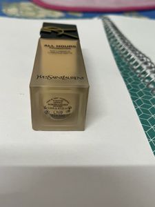 Yves Saint Laurent All Hours Foundation