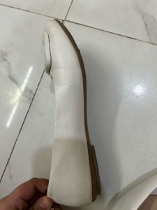 Stylish White Ballet Flats