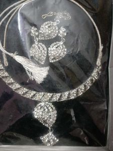 Stunning Rhinestone Jewellery Set