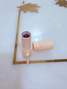 Sunnies face blotted lipstick