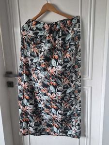 Tropical Off-Shoulder Ruffle Crop Top with slit sk