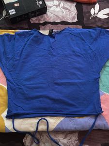 Royal blue oversized graphic crop tee