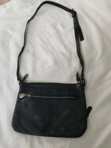 Gil holsters Black Leather Crossbody Bag