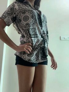 SALE....Bandana Printed Stylish Y2k Shirt (Unisex)