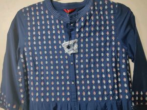 Women's  Casual Gown . Like New. Good Condition.