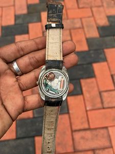 Classic Men's Watch with Leather Strap
